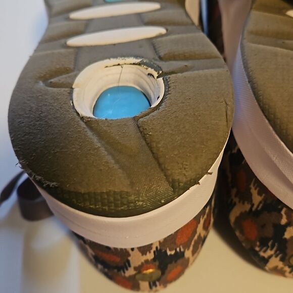 BZEE WOMAN ACTIVE SHOES SIZE 8M - Picture 5 of 6